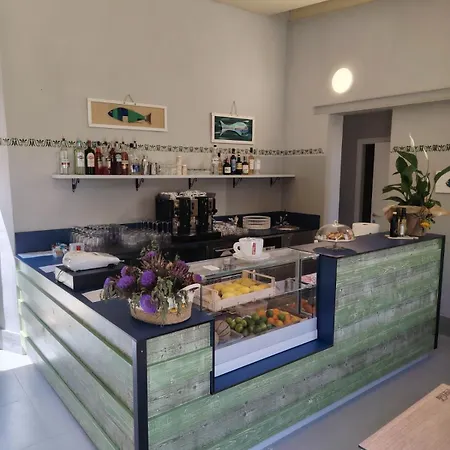 Hostel Batteria Chiodo Rifugio Escursionistico E Culturale Monte Marcello