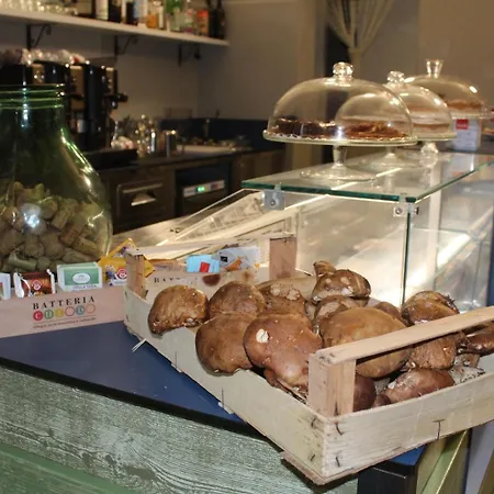 Batteria Chiodo Rifugio Escursionistico E Culturale 몬테 마르첼로